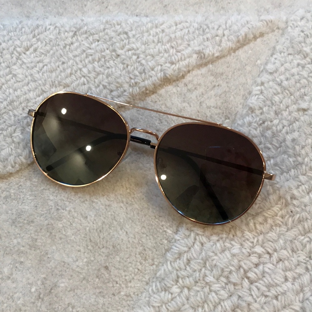 Women’s Aviator Sunglasses